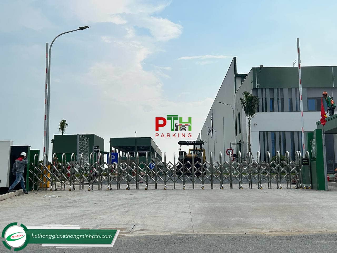 Cổng Xếp Inox 304 Tự Động | Giá Xưởng PTH Cổng Xếp Inox 304 Tự Động | Giá Xưởng PTH