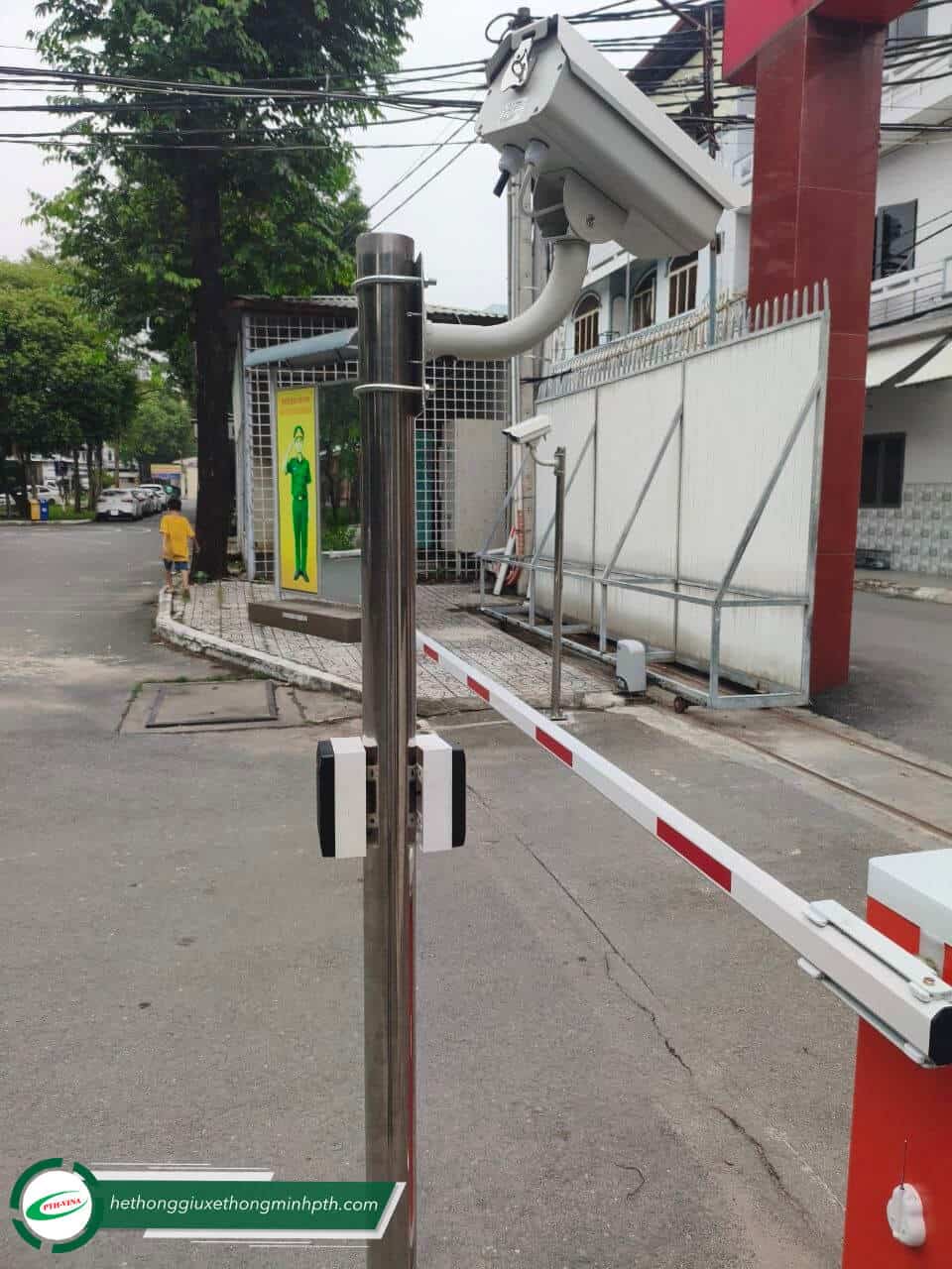 Công trình lắp đặt hệ thống nhận diện biển số tự động kết hợp thẻ từ Công trình lắp đặt hệ thống nhận diện biển số tự động kết hợp thẻ từ