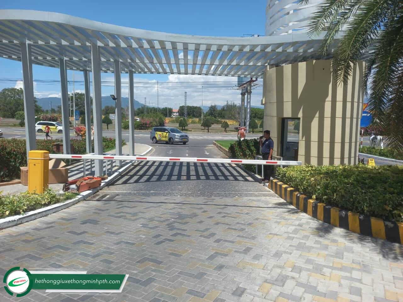 Lắp đặt barie BS 306 tại Movenpick Cam Ranh Resort Lắp đặt barie BS 306 tại Movenpick Cam Ranh Resort