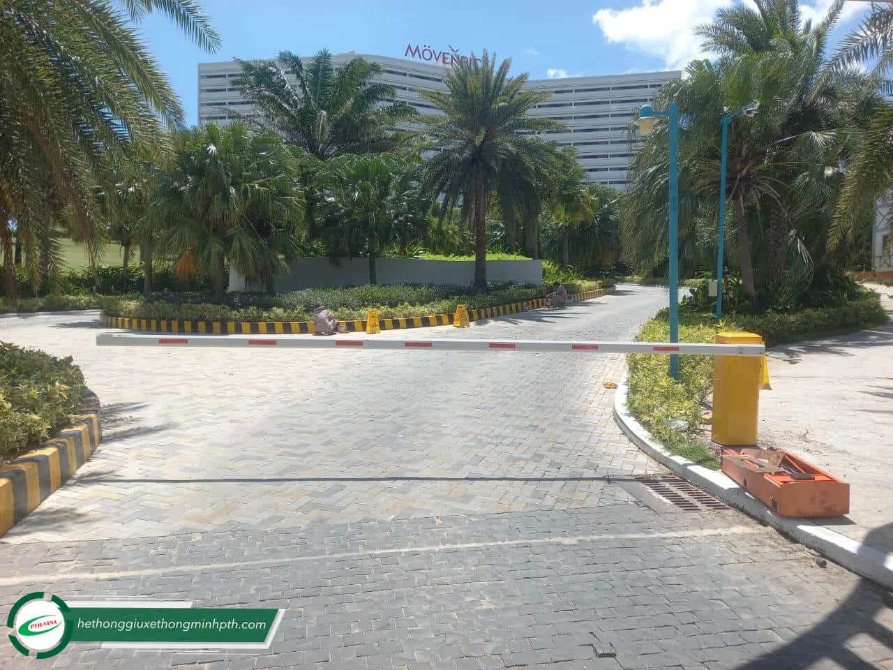 Lắp đặt barie BS 306 tại Movenpick Cam Ranh Resort Lắp đặt barie BS 306 tại Movenpick Cam Ranh Resort