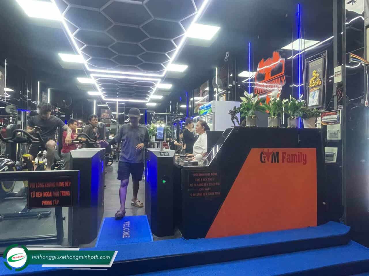 Lắp đặt cổng Flap Barrier kết hợp Face ID tại Family Gym, Quận 7 Lắp đặt cổng Flap Barrier kết hợp Face ID tại Family Gym, Quận 7