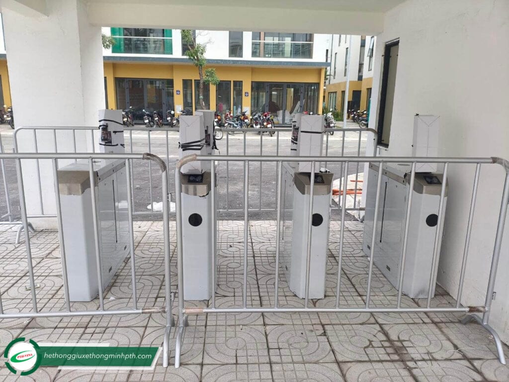 Lắp đặt Flap Barrier kết hợp máy nhận diện khuôn mặt Face ID tại Phú Quốc 2 lap dat flap barrier ket hop may nhan dien khuon mat face id tai phu quoc