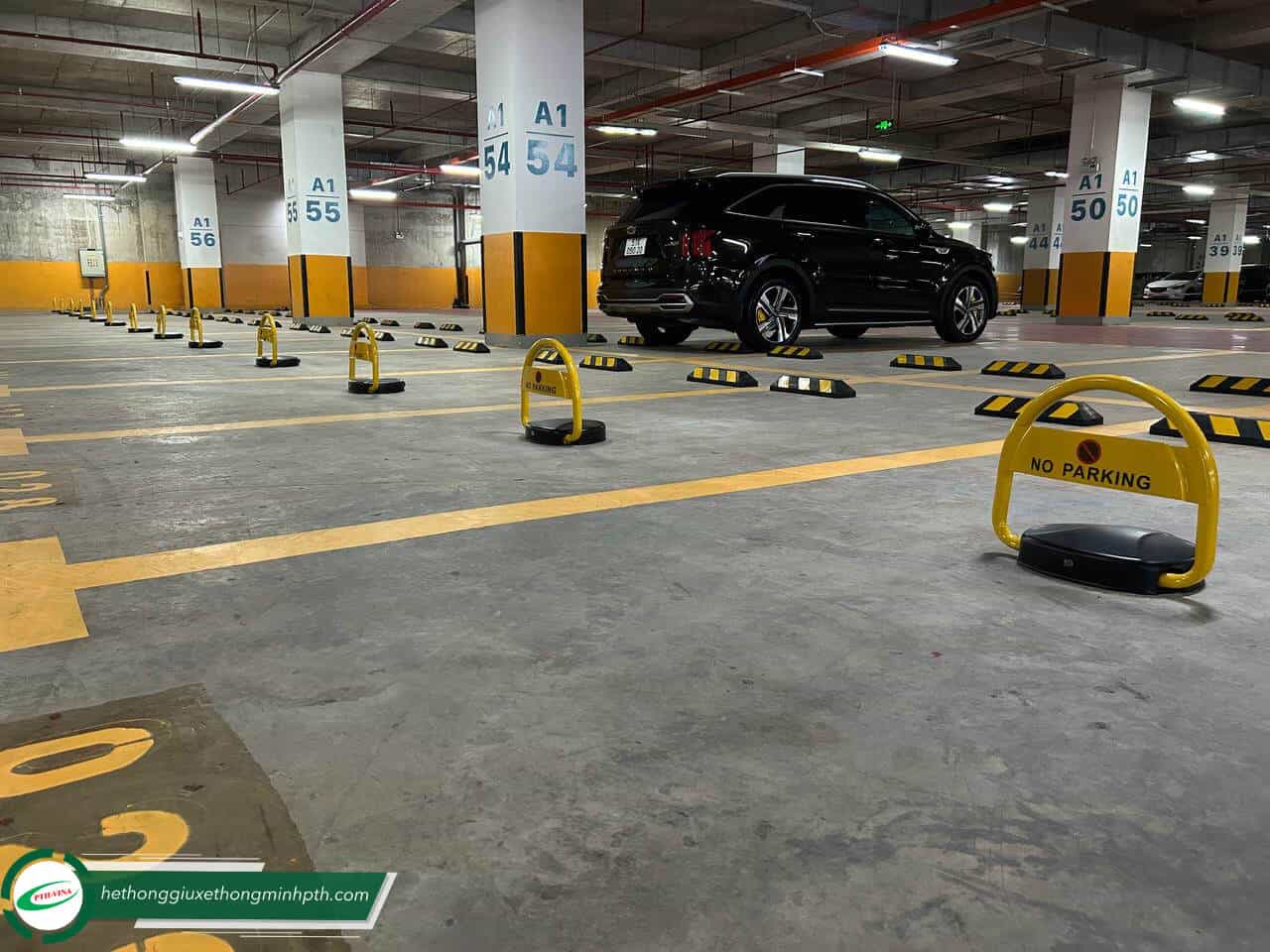 Lắp Đặt Khóa Giữ Chỗ Xe Ô Tô Cho Bãi Xe Lắp Đặt Khóa Giữ Chỗ Xe Ô Tô Cho Bãi Xe