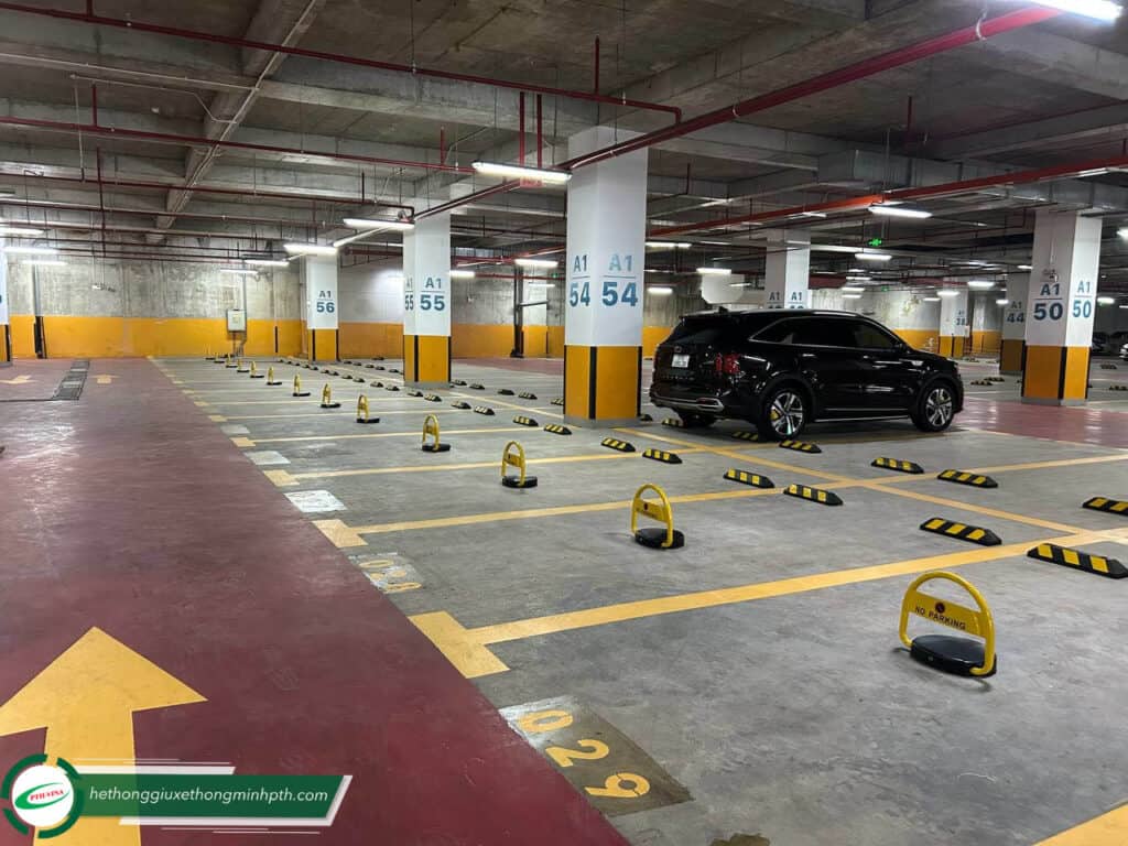 Lắp Đặt Khóa Giữ Chỗ Xe Ô Tô Cho Bãi Xe 17 lap dat khoa giu cho xe o to cho bai xe 3